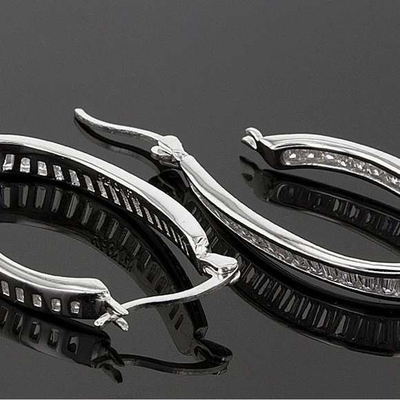 Hoop Earrings - Picture 4 of 4